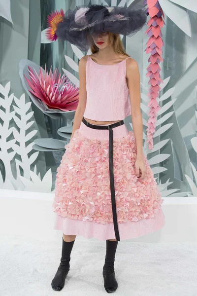 Look 70